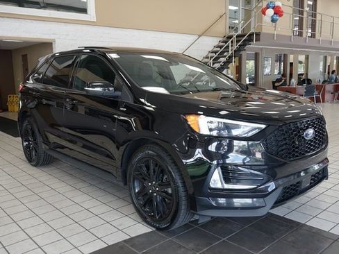 Used 2020 Ford Edge ST-Line w/ Cold Weather Package image 18