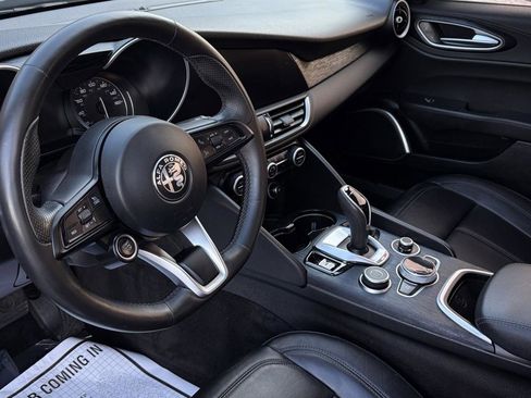 Used 2020 Alfa Romeo Giulia Sprint w/ Nero Edizione image 15