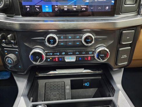 Used 2024 Ford F350 Lariat w/ Lariat Ultimate Package image 18