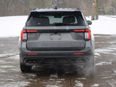 Used 2025 Ford Explorer ST image 26