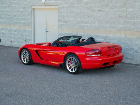 Used 2004 Dodge Viper SRT-10 RWD image 16