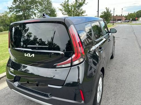 Certified 2025 Kia Soul LX w/ LX Technology Package FWD image 20