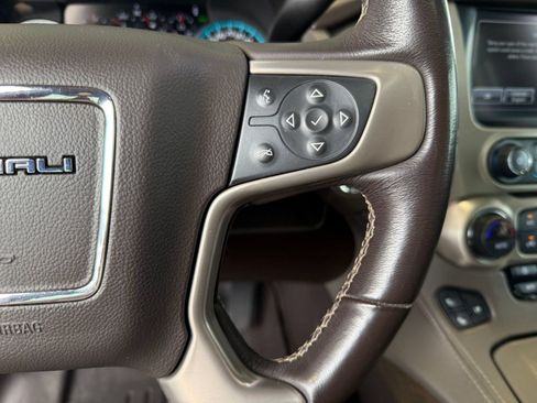 Used 2018 GMC Yukon Denali w/ Denali Ultimate Package AWD/4WD image 19
