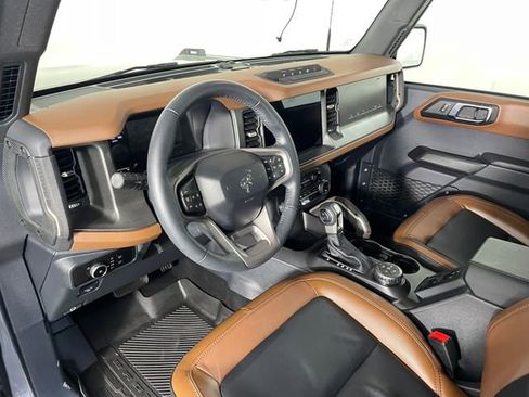 Certified 2024 Ford Bronco Outer Banks w/ Sasquatch Package AWD/4WD image 3