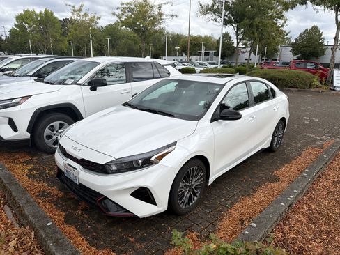 Used 2024 Kia Forte GT-Line w/ GT-Line Premium Package FWD image 4