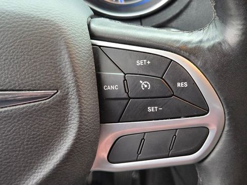Used 2021 Chrysler 300 Touring w/ Sport Appearance Package RWD image 25