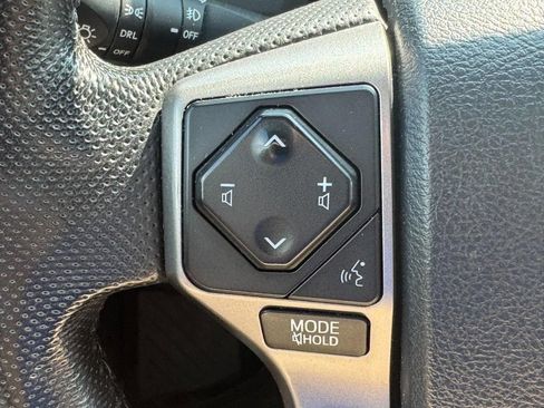 Used 2016 Toyota Tacoma SR5 w/ SR5 Appearance Package (DN) AWD/4WD image 21