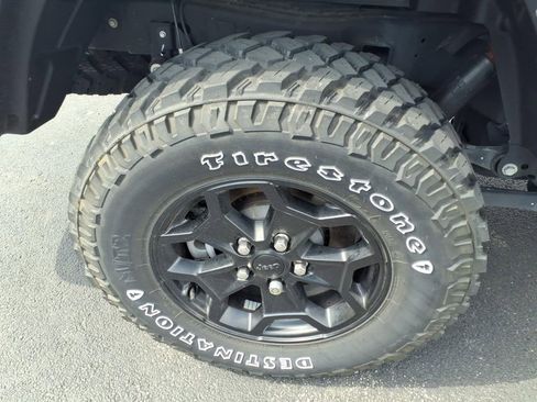 Used 2022 Jeep Gladiator Mojave AWD/4WD image 19