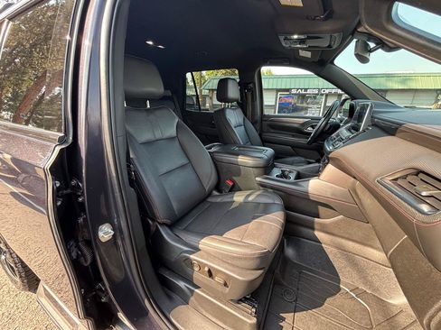 Used 2022 Chevrolet Tahoe RST w/ Luxury Package AWD/4WD image 9