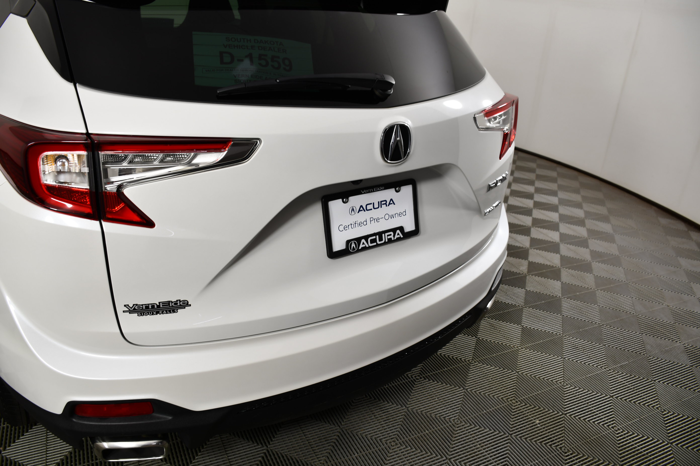 Used 2025 Acura RDX SH-AWD image 15