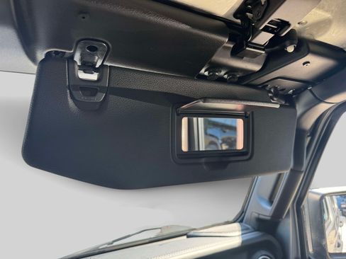 Used 2018 Jeep Wrangler Unlimited Sahara AWD/4WD image 29