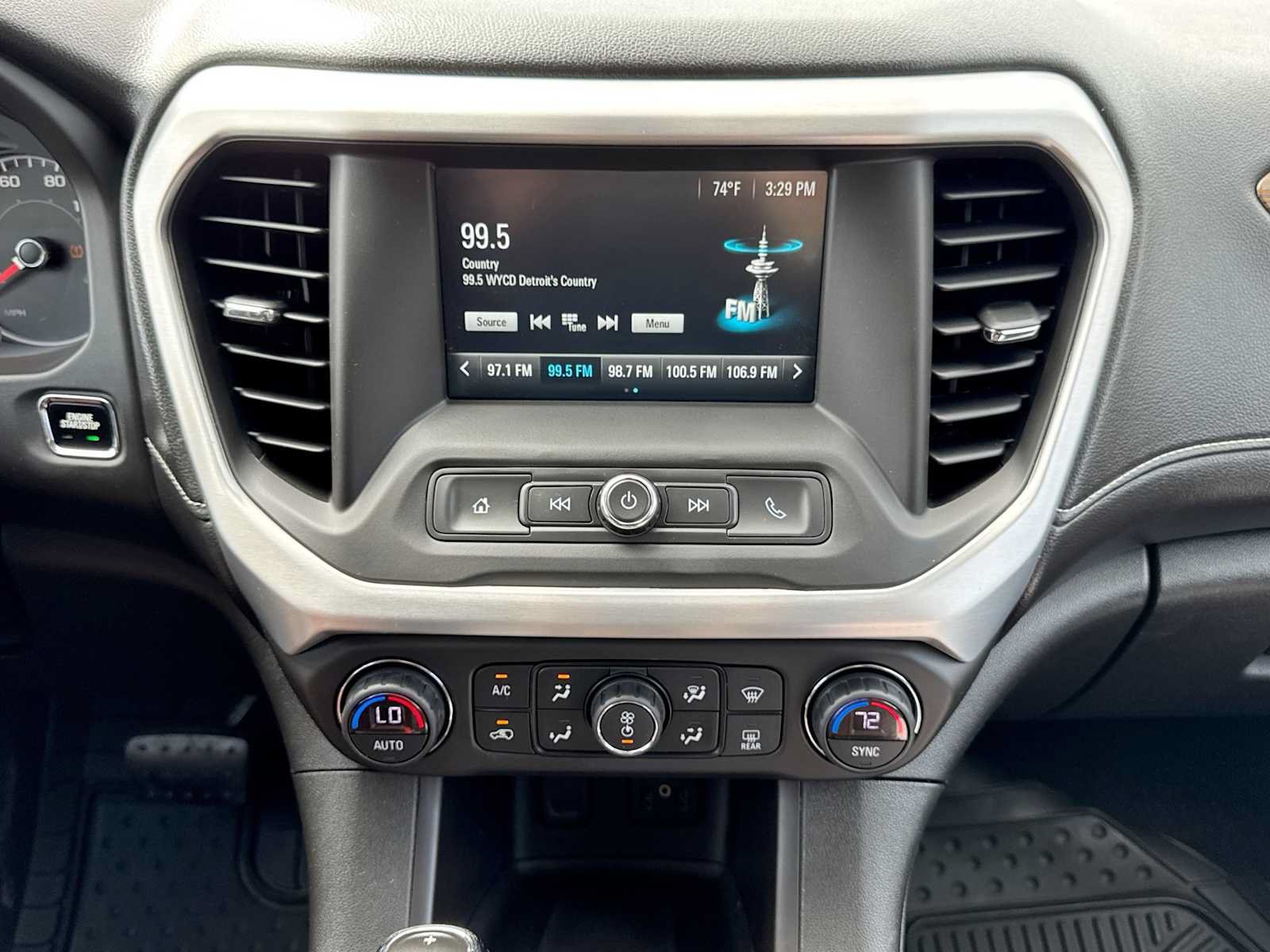 Used 2017 GMC Acadia SLE FWD image 28
