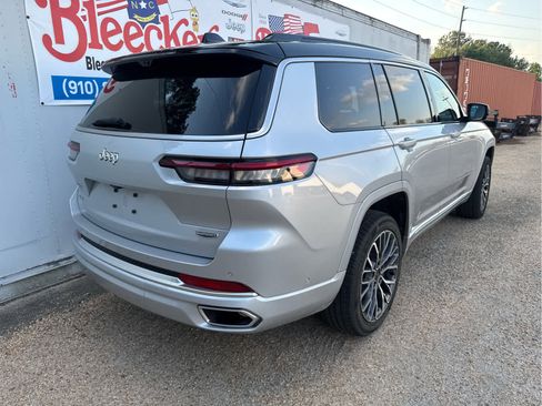 Used 2025 Jeep Grand Cherokee L Summit AWD/4WD image 3