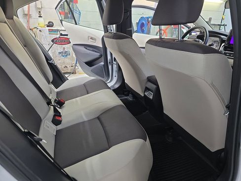 Used 2025 Toyota Corolla LE image 12