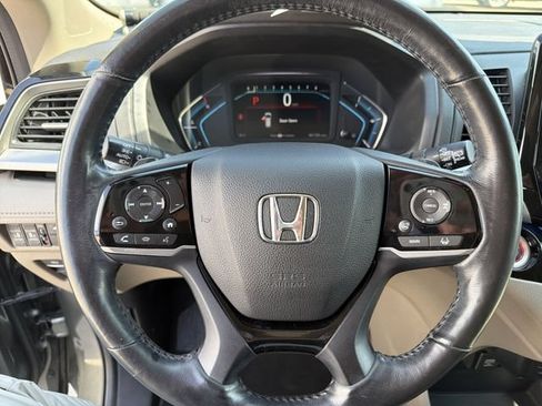 Used 2018 Honda Odyssey Elite image 16