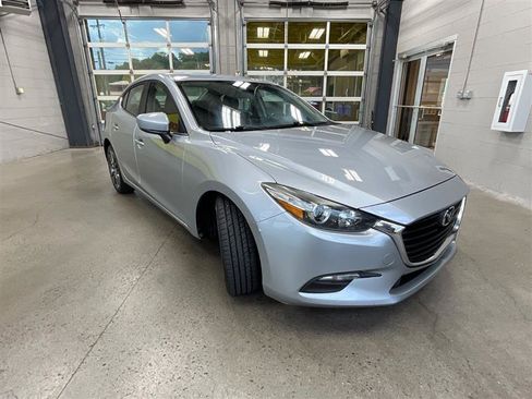 Used 2018 MAZDA MAZDA3 Touring FWD image 7