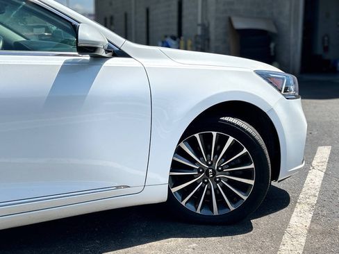 Used 2017 Kia Cadenza Premium FWD image 4