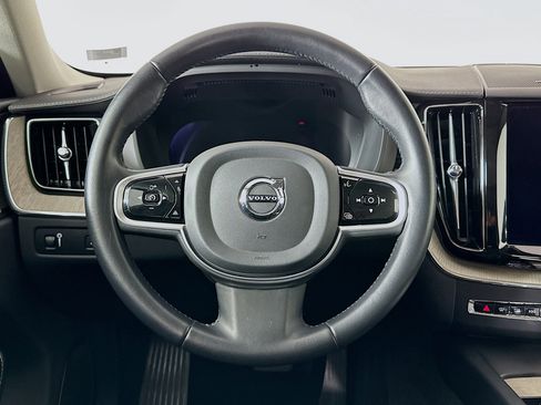 Used 2022 Volvo XC60 B6 Inscription w/ Advanced Package image 18