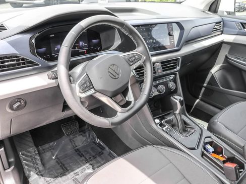 Used 2023 Volkswagen Taos SE w/ Black Wheel Package FWD image 4