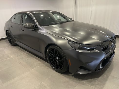 Used 2026 BMW M5 w/ Executive Package AWD/4WD image 3