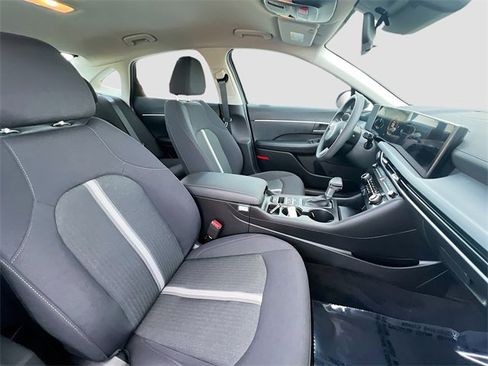 Used 2025 Hyundai Sonata SE image 29