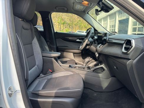 Used 2025 Chevrolet TrailBlazer LT FWD image 25
