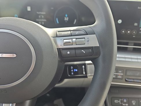 Used 2024 Hyundai Kona SE FWD image 19