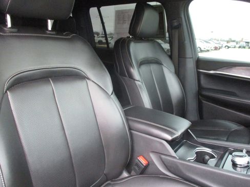 Used 2024 Jeep Grand Cherokee L Limited w/ Luxury Tech Group II image 46