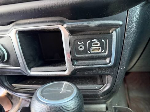 Used 2021 Jeep Gladiator Sport AWD/4WD image 6
