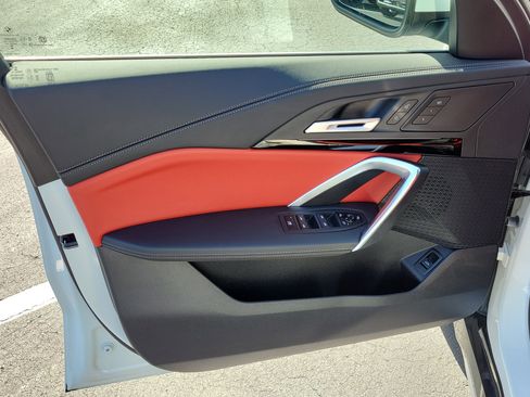 Used 2025 BMW X1 xDrive28i image 18