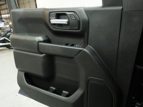 Used 2020 Chevrolet Silverado 1500 Custom w/ Custom Value Package RWD image 18