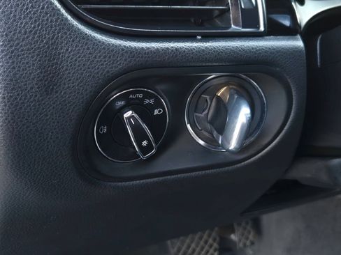 Used 2024 Porsche Macan image 17