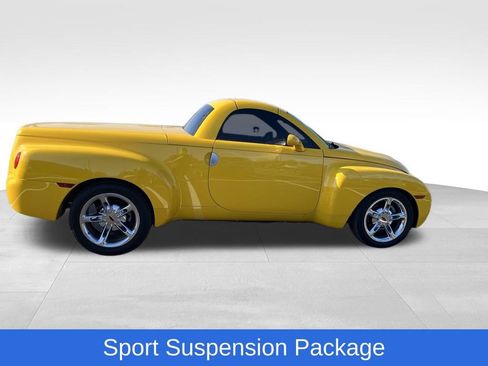 Used 2004 Chevrolet SSR w/ Preferred Equipment Group image 14
