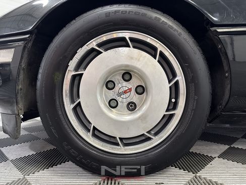 Used 1987 Chevrolet Corvette Coupe RWD image 12
