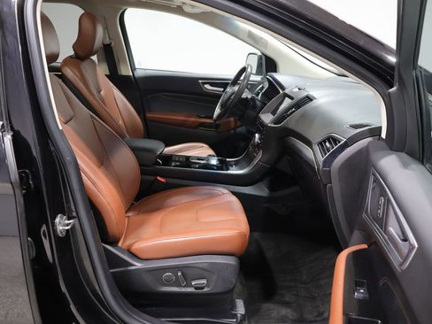 Used 2019 Ford Edge Titanium w/ Equipment Group 301A AWD/4WD image 25