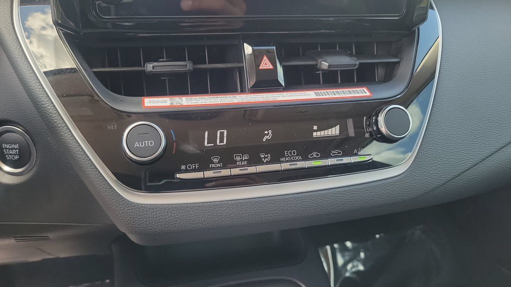 Certified 2025 Toyota Corolla LE w/ Convenience Package FWD image 15