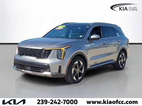 Certified 2025 Kia Sorento SX Prestige AWD/4WD image 3