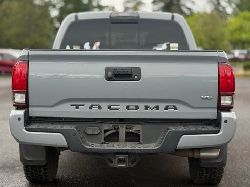 Used 2019 Toyota Tacoma TRD Off-Road w/ Technology Package AWD/4WD image 4