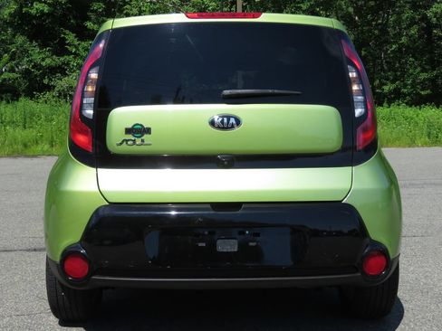 Used 2016 Kia Soul + FWD image 6
