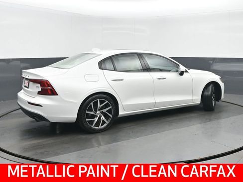 Used 2019 Volvo S60 T5 Momentum w/ Premium Package FWD image 3