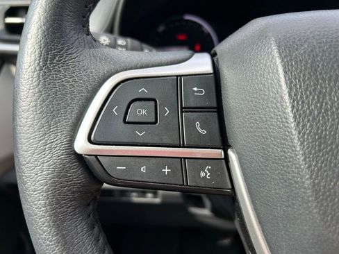 Certified 2024 Toyota Sienna XLE FWD image 20