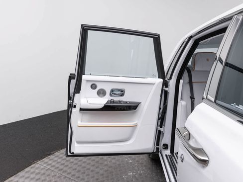 New 2027 Rolls-Royce Phantom Sedan RWD image 70