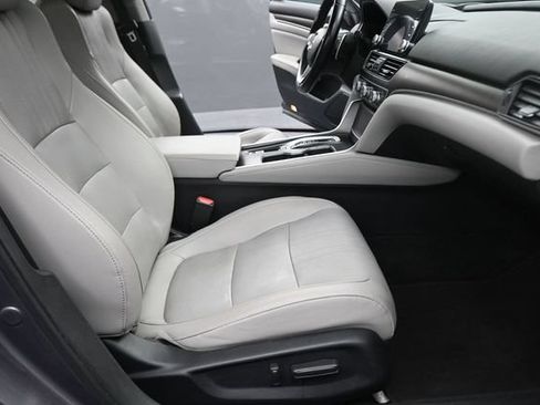 Used 2019 Honda Accord Touring image 22