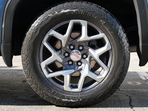 Used 2024 GMC Sierra 1500 SLT w/ SLT Premium Package AWD/4WD image 11