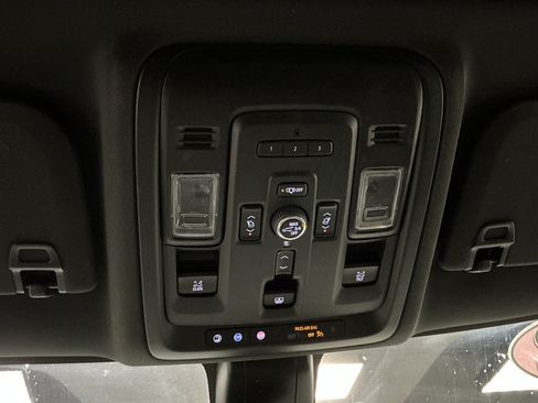 Used 2022 GMC Yukon XL SLT w/ SLT Premium Package AWD/4WD image 21