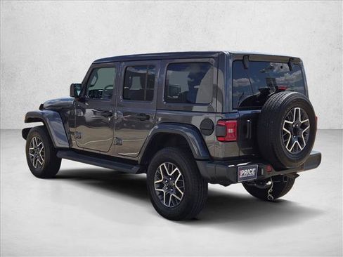 Used 2025 Jeep Wrangler Unlimited Sahara AWD/4WD image 8