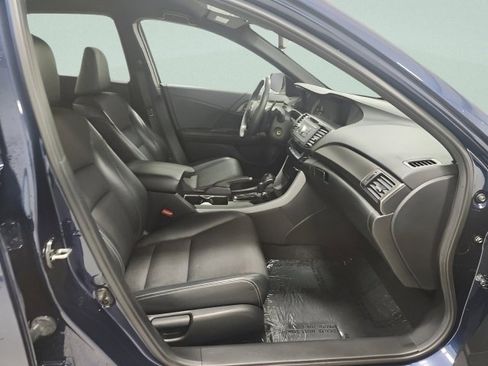 Used 2016 Honda Accord Sport image 11