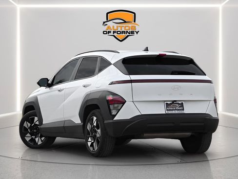 Used 2025 Hyundai Kona SEL image 3