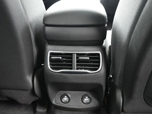 Used 2022 Hyundai Santa Fe SEL w/ Convenience Package image 16