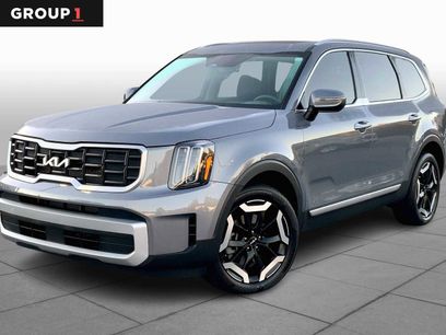 Used 2024 Kia Telluride S w/ S Sunroof Package